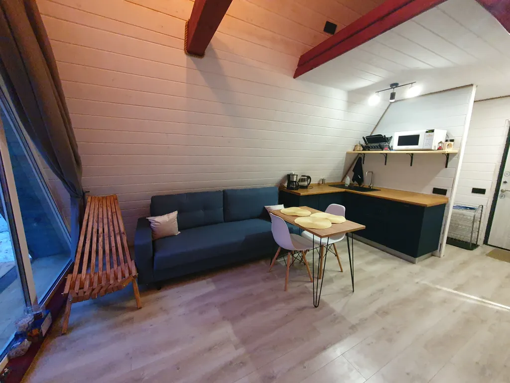 Уютный дом с видом на лес, рядом озеро, баня на территории