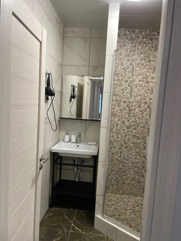 Новый дом в Геше на 1 линии по дороге на сектор Б