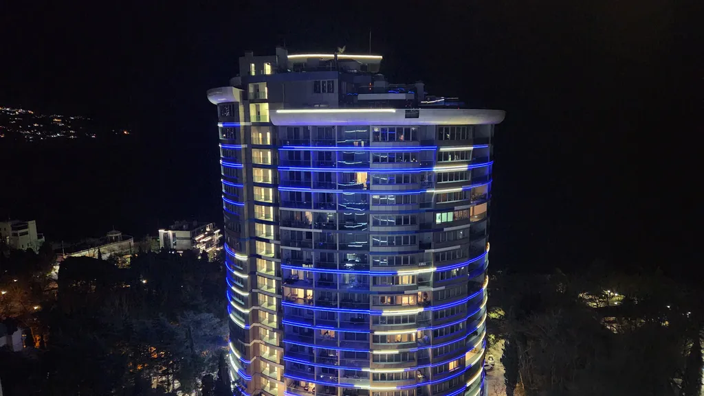 Просторная видовая трёхкомнатная квартира в приморском парке