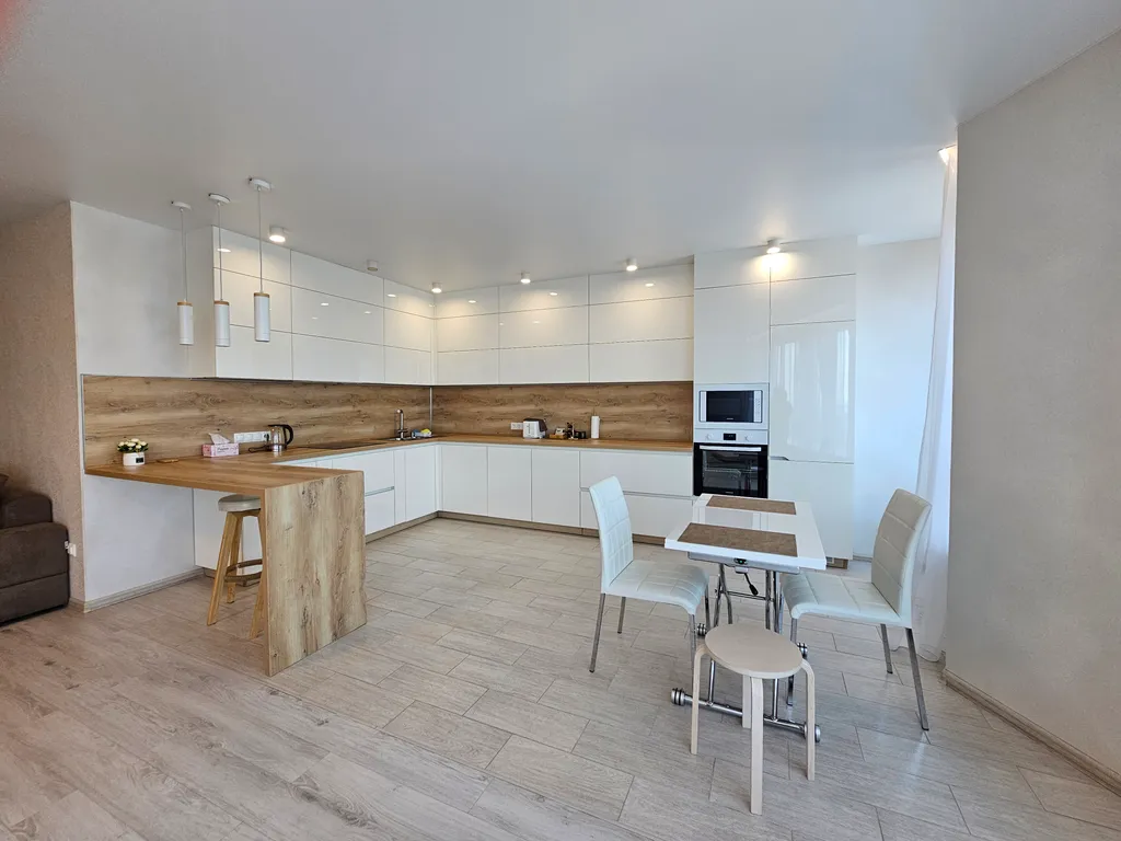 3х.ком.кв. 105 м.кв в ЦЕНТРЕ с видом на море и город, р-он ФУНИКУЛЁРА