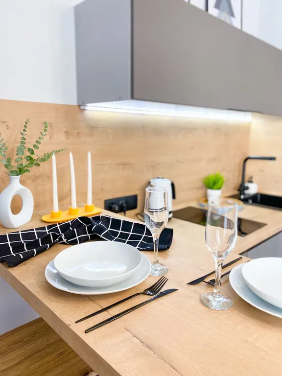 Студия с потрясающей панорамой набережной у ТРК Родник