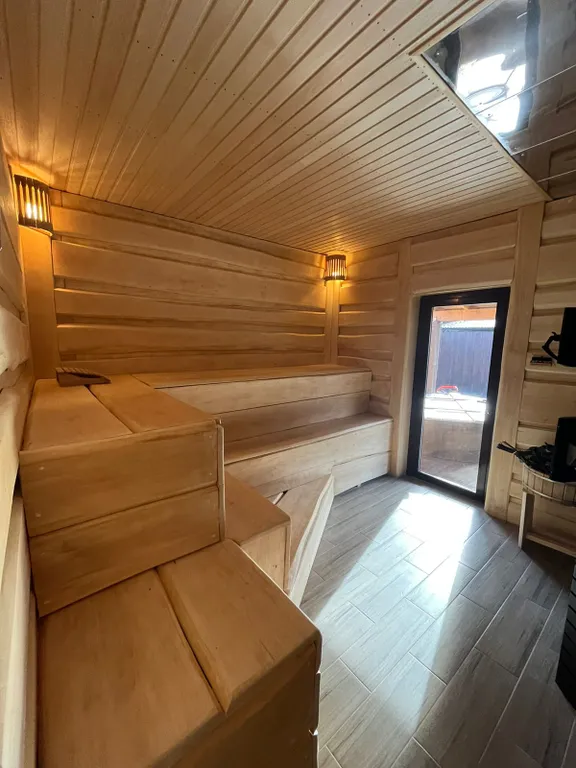 Коттедж 42 метра в лесу у пруда