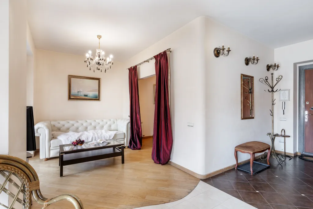 Апартамент рядом с ЦУМом и метро Якуба Коласа