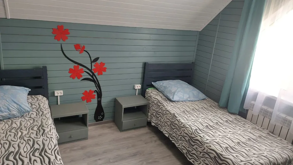 Современный дом с видом на лес