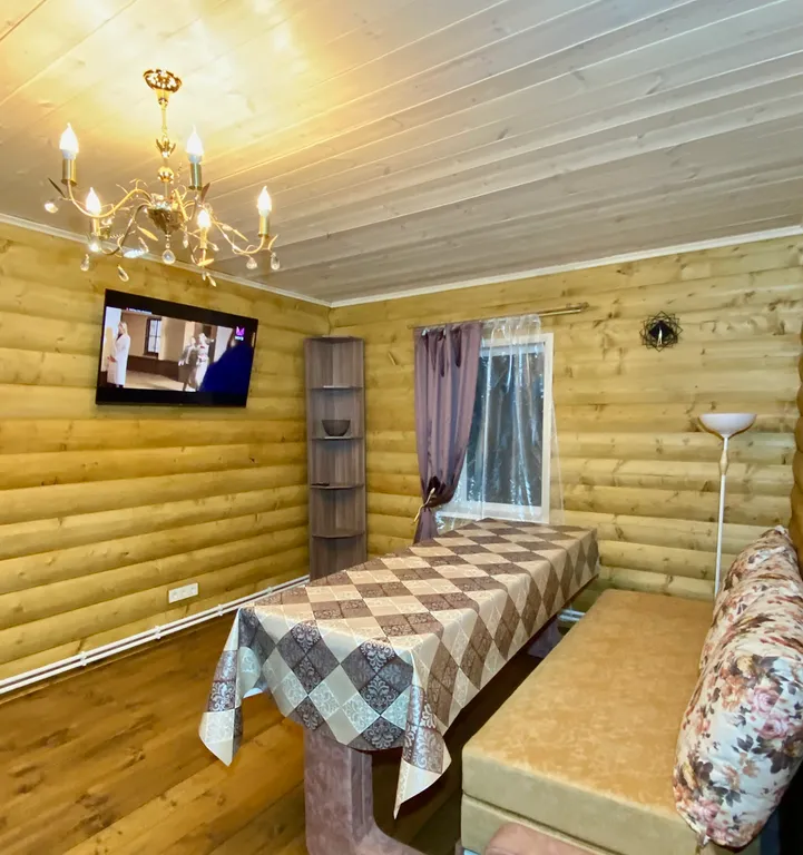 Уютный деревенский дом в сердце города