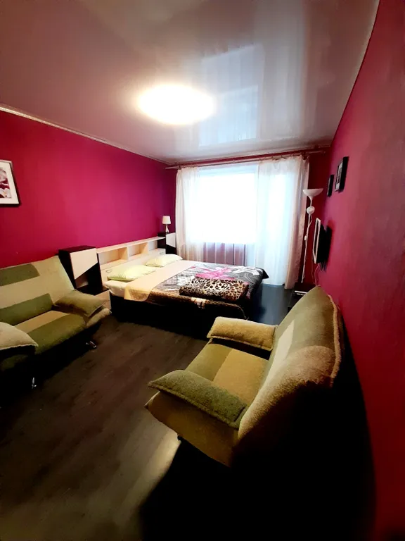 Однокомнатная квартира с балконом и видом на город и залив, 24 часа