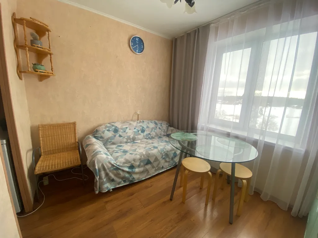 А из нашего окна, речка дивная видна