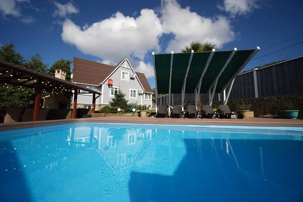 Коттедж Усадьба с теплым бассейном — аренда посуточно в Сочи