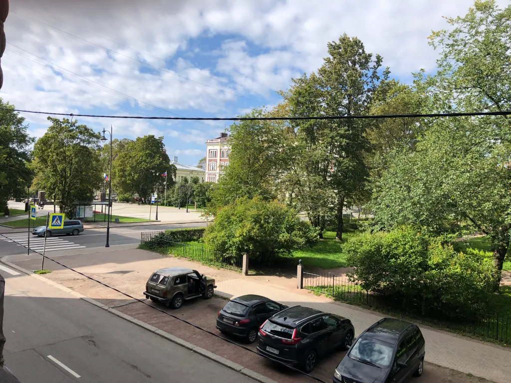 Квартира с эркером и видом на парк Эспланада