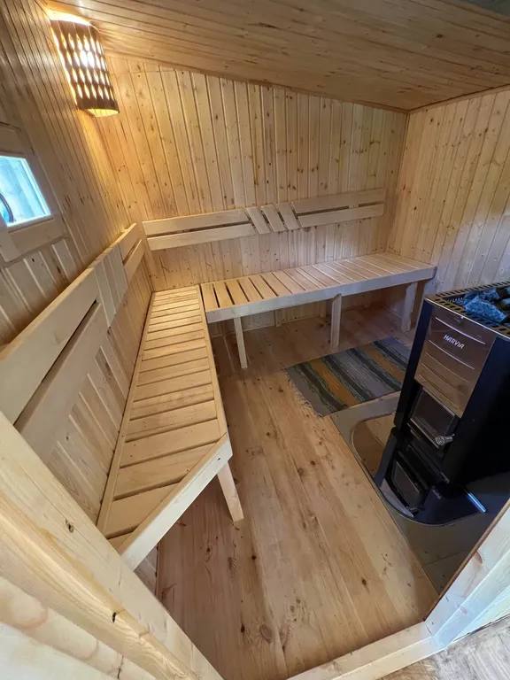 Красивый теплый дом с баней в тихой деревне