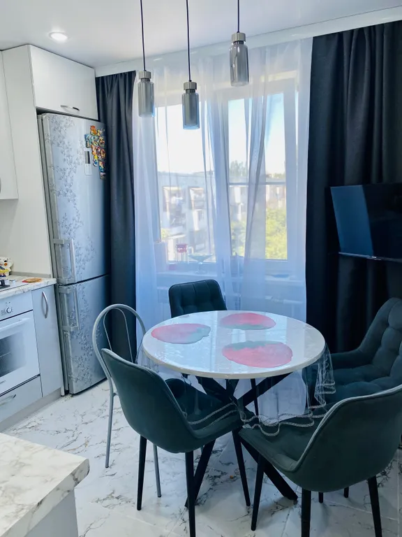 Уютная, светлая двухкомнатная квартира рядом с парком Поддубного