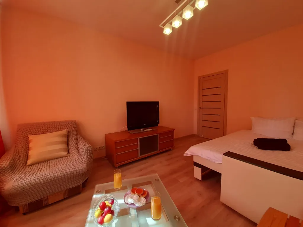 Солнечная 1-комнатная квартира на высоком этаже