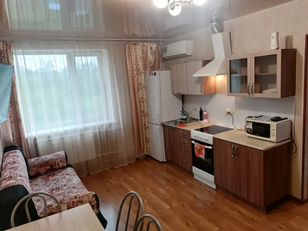 Уютная, тёплая квартира в спальное районе — аренда посуточно в Арсеньев