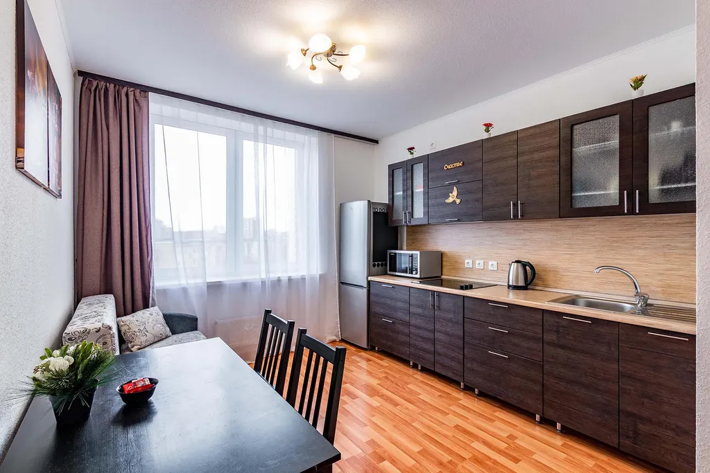 Квартира Евро-трёхкомнатные апартаменты Dreamhouse — Екатеринбург