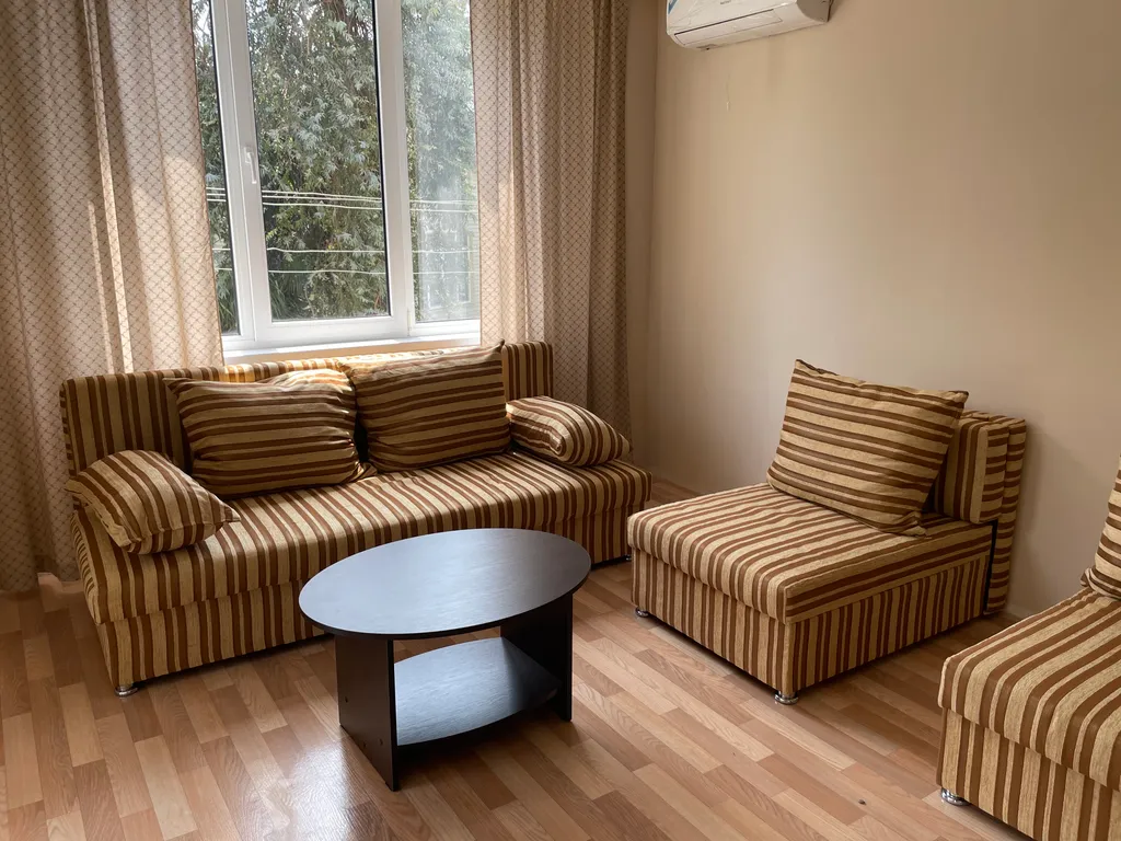 Просторные комнаты с большим балконом