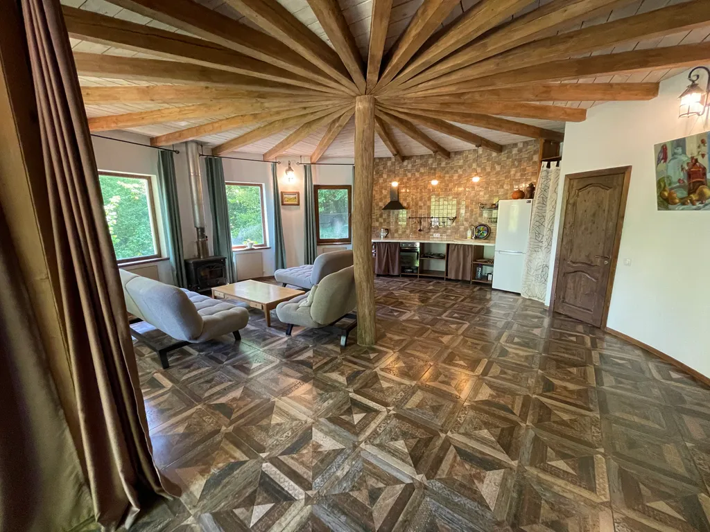 Круглый дом в горах