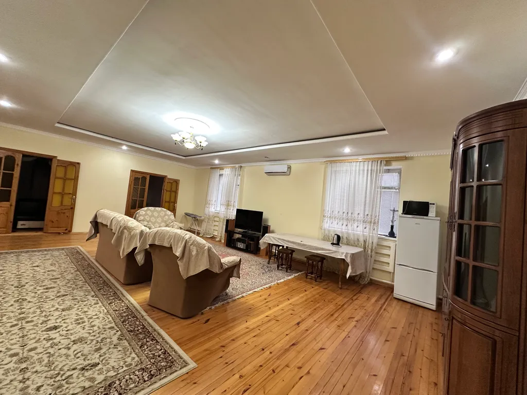 Уютная комната, в трёх шагах от моря