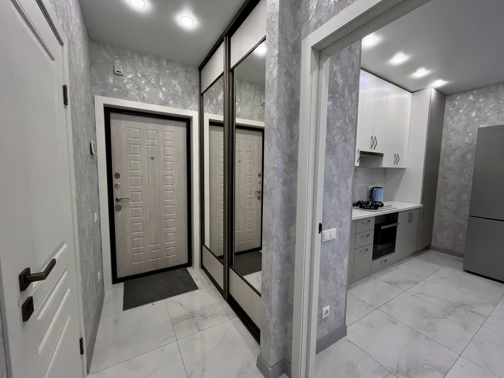 Просторная квартира со стильным интерьером и уютной атмосферой