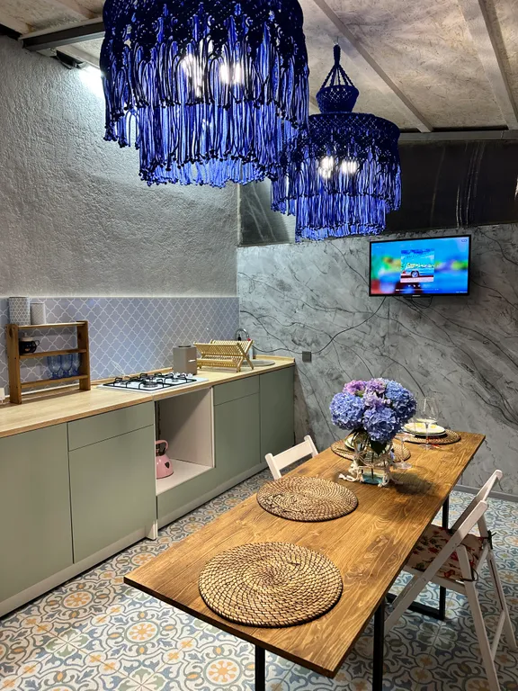 Уютный дом с бассейном и печью