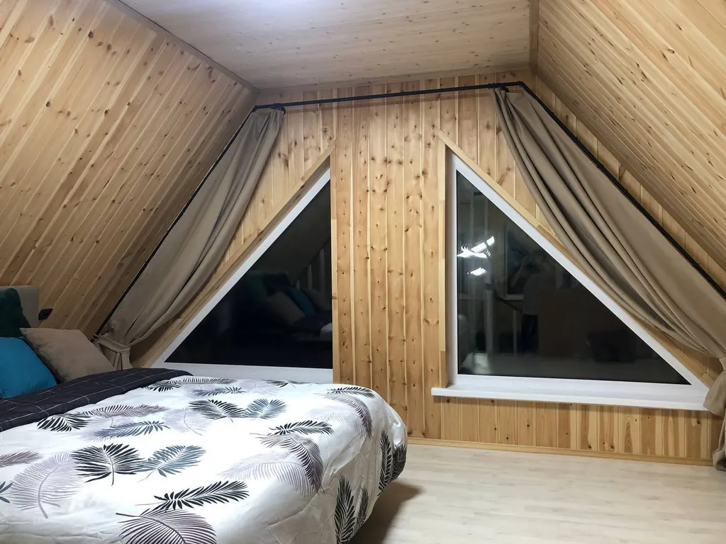 Уютный домик в окружении леса и горячих источников