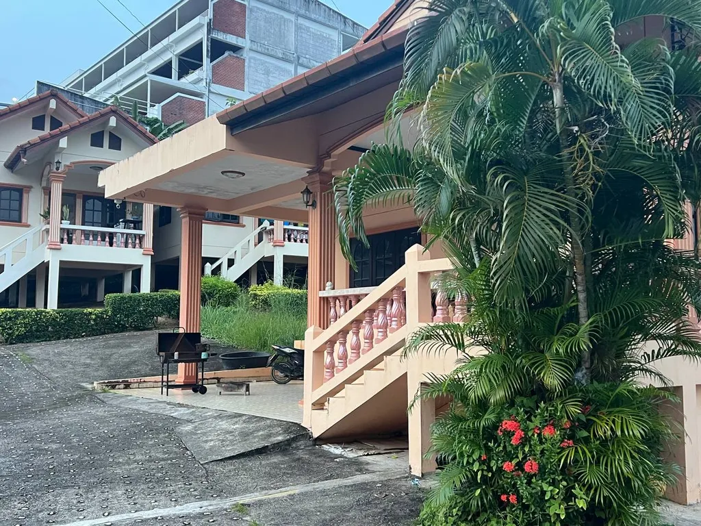 Уютный дом с 2 спальнями и BBQ в тихом месте рядом с пляжем Карон