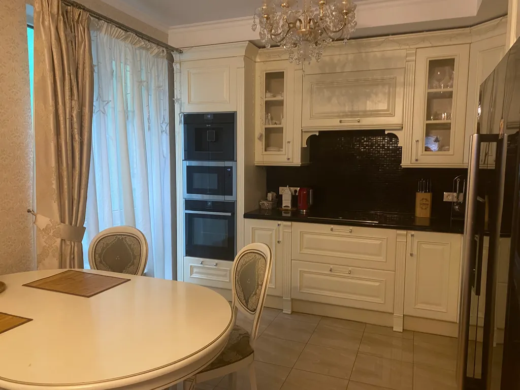 3-комнатная уютная квартира с биокамином и панорамными окнами