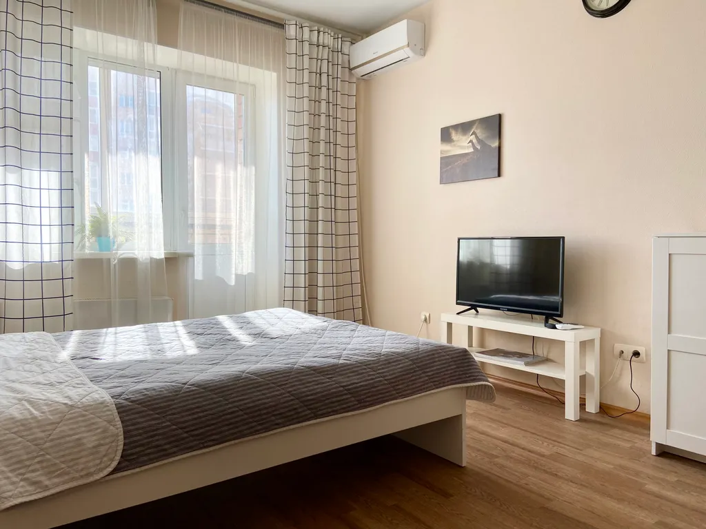 1-комнатная квартира, 15 минут до центра на автомобиле, с парковкой у дома