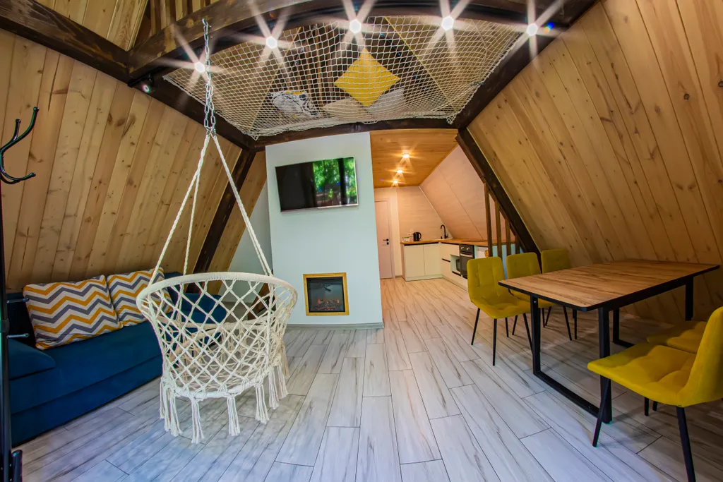 А-фрейм у Озера с чаном и сауной