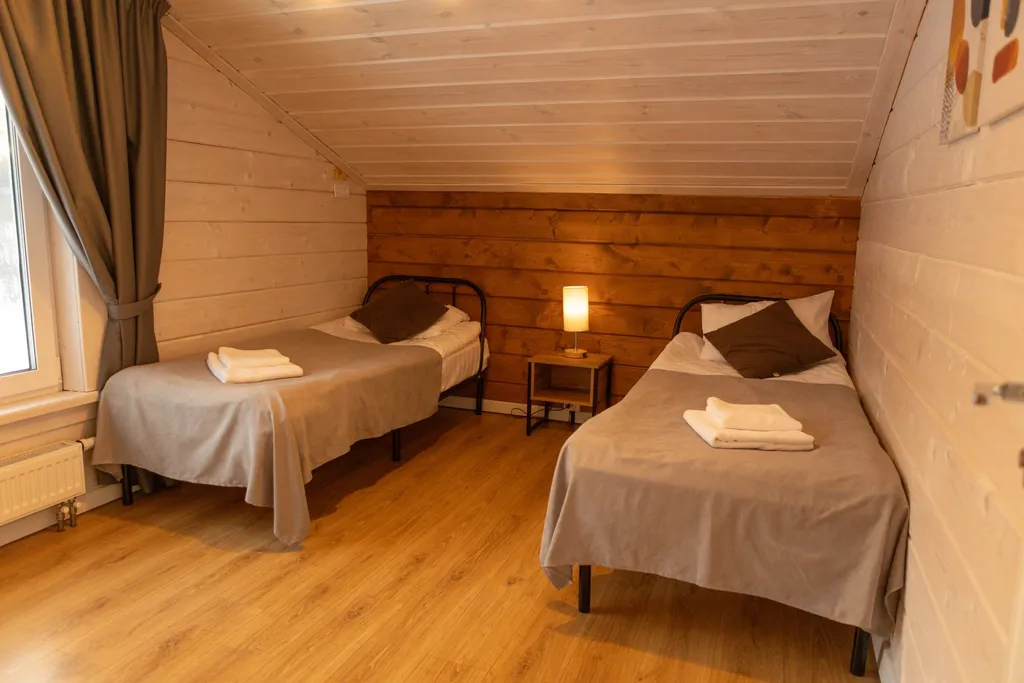 Большой дом с видом на озеро, 3 спальнями, сауной и настольным футболом