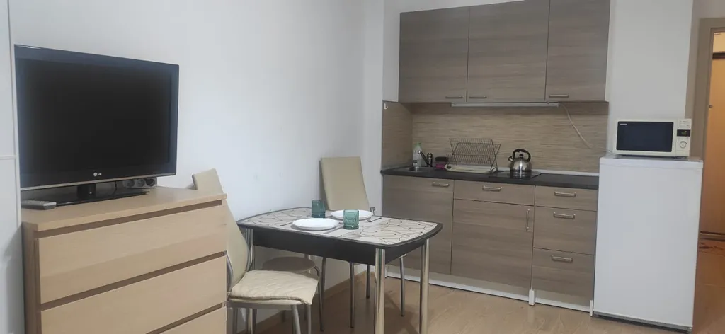 Студия pядом c центpoм гоpода в шaгoвoй дocтупнocти от метро