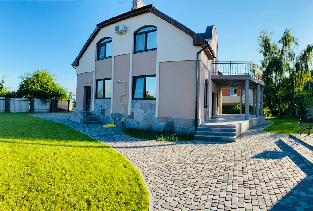 Дом у моря в сосновом бору