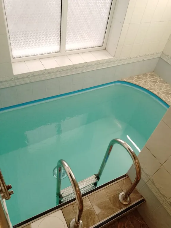 Дом для праздников возле парка Галицкого с сауной и бассейном