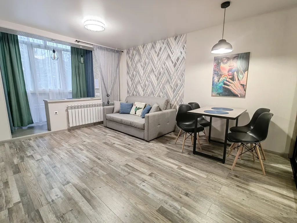 Современная двухкомнатная студия на Микрорайоне