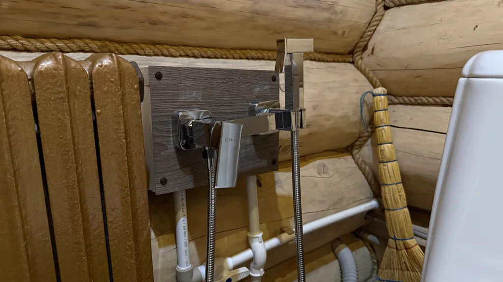 Домик у реки