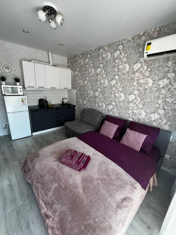 Студия с балконом, видом на море и на бассейн