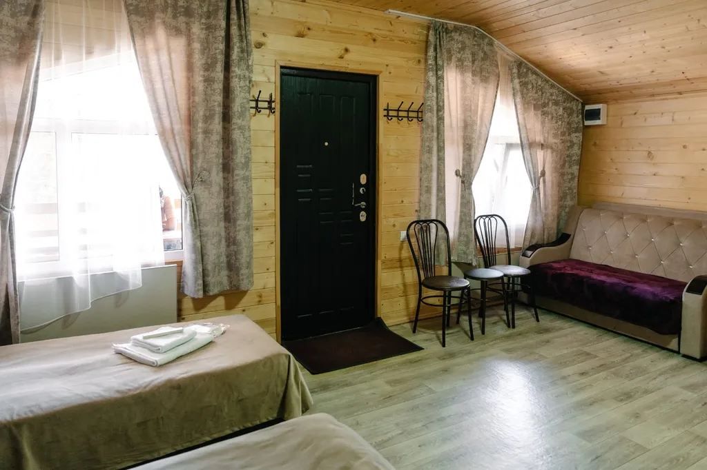 Домик с уютной террасой с красивым видом на горы