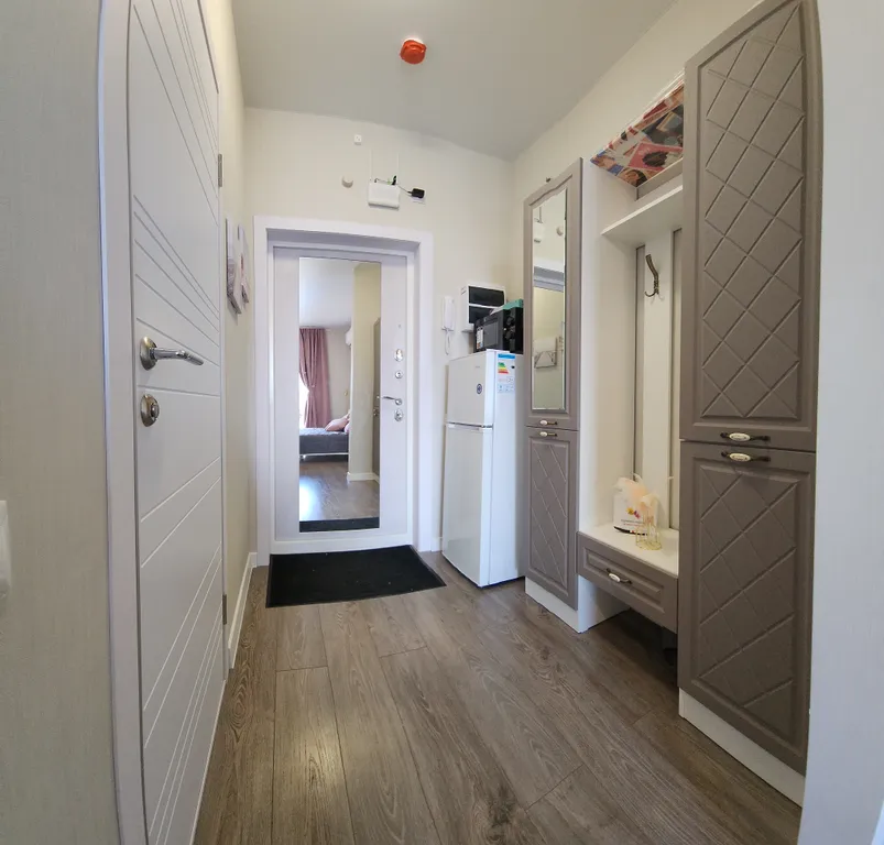 Шикарная студия с видом на бассеин