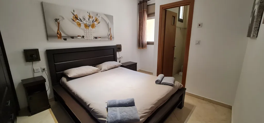 Квартира с чястном бассейном