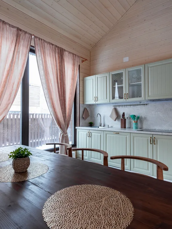 Уютный коттедж с горячей купелью и сауной - 10 минут от города