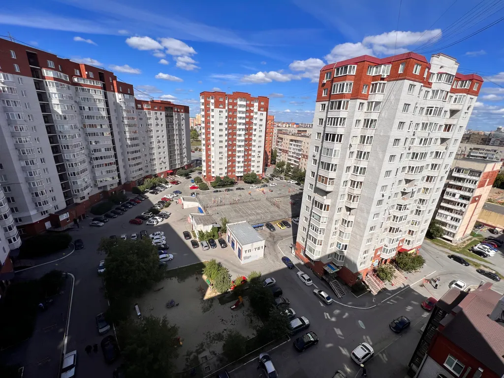 Квартира Квартира Уютная светлая студия в центре, тц вояж, парковка, кафе, аквапарк источник — Тюмень