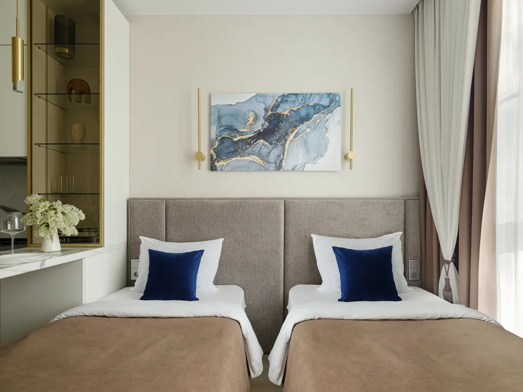 Дизайнерская студия с видом на сосны с закрытым двором