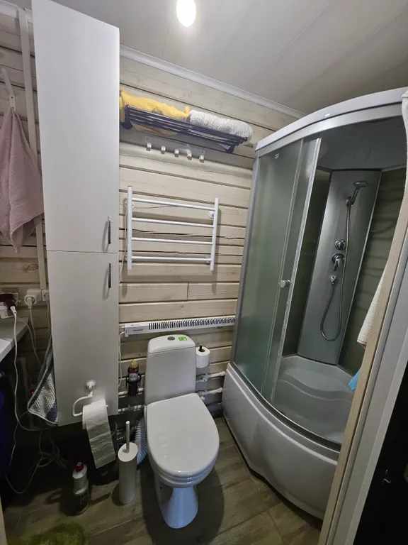 Коттедж Дом с террасой с отдельной закрытой беседкой/мангалом — Шаховская