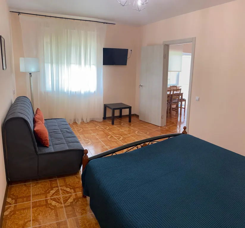 Четырехметсный уютный номер в голубой бухте!