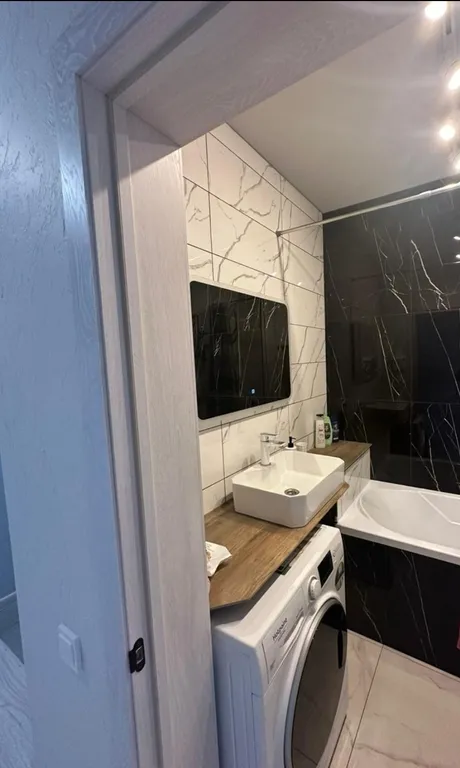 Панорамный балкон возле крупного ТРЦ