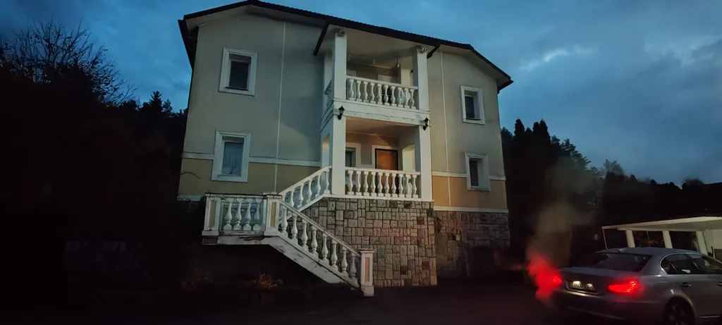 Котедж в классическом стиле с бассейном, сауной, бильярдом