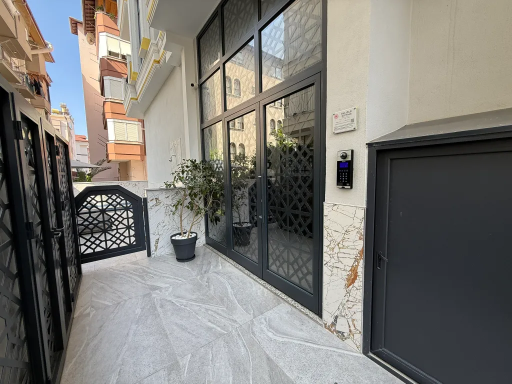 Новая уютная квартира в центре города, на пляже Клеопатра, с бассейном