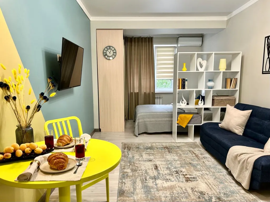 Яркая студия Молодежка в центре города