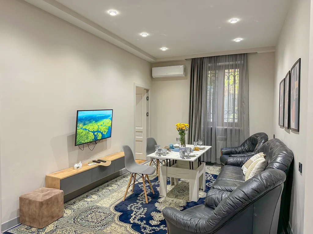 Three-room quiet corner