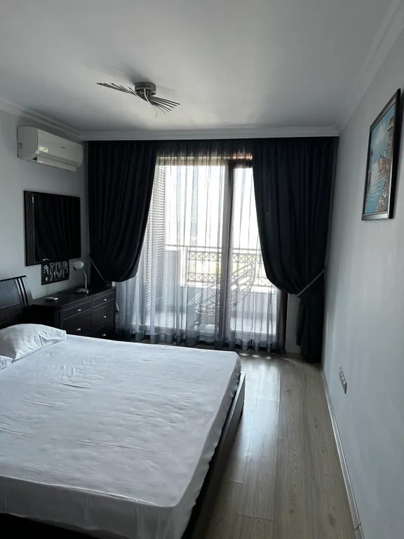 Трёхкомнатная квартира у пляжа, вид на море из всех комнат, два бассейна