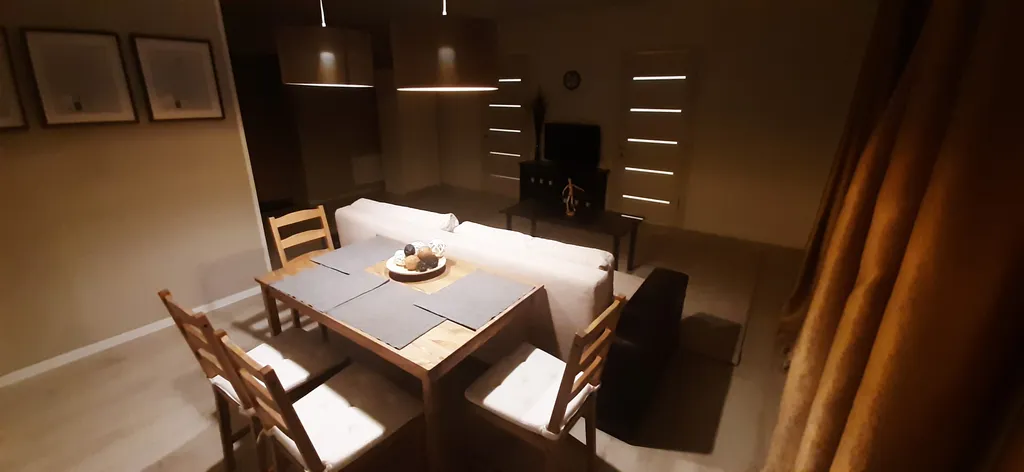 Дом в деревне с баней